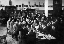23 Haziran 1924 .Çapa Kız Öğretmen Okulu öğrencileri. Cengiz Kahraman Arşivi